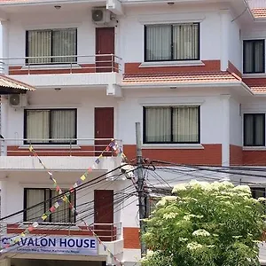 2* Hotel Avalon House